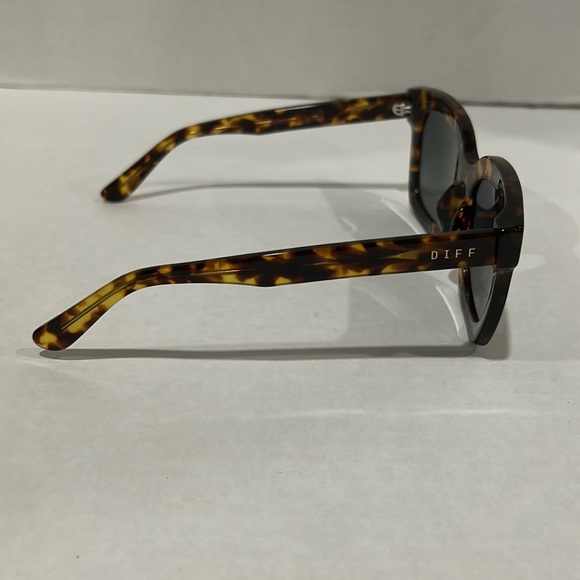 DIFF Carson Designer Square Sunglasses Women UV400 Polarized Protection, 2023 F. - Picture 9 of 16